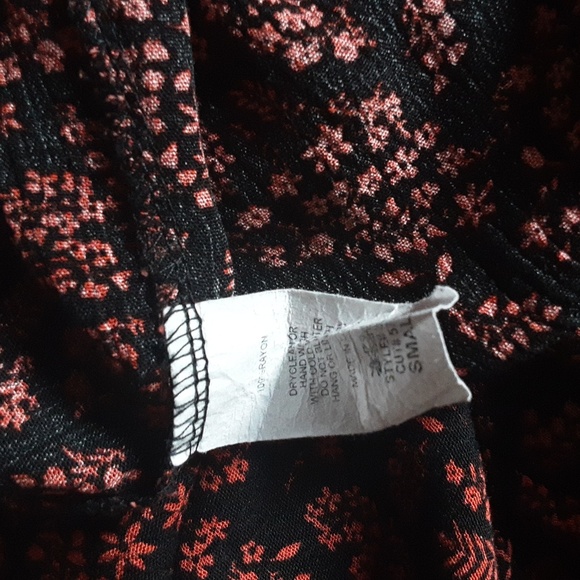 Entro Floral Top - Picture 5 of 5